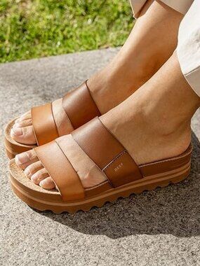 Reef Women's Cushion Vista Hi Platform Sandal